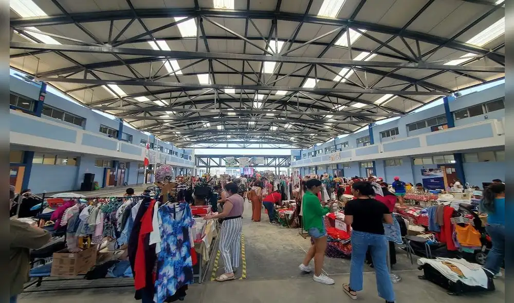 Emprendedores se unen para lanzar feria de productos de segunda mano. Foto: Almendra Ruesta. Emprendedores se unen para lanzar feria de productos de segunda mano. Foto: Almendra Ruesta.