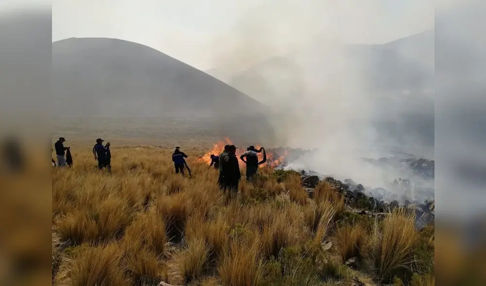 Arequipa: Incendio en Castilla se dividió en tres partes [FOTOS]