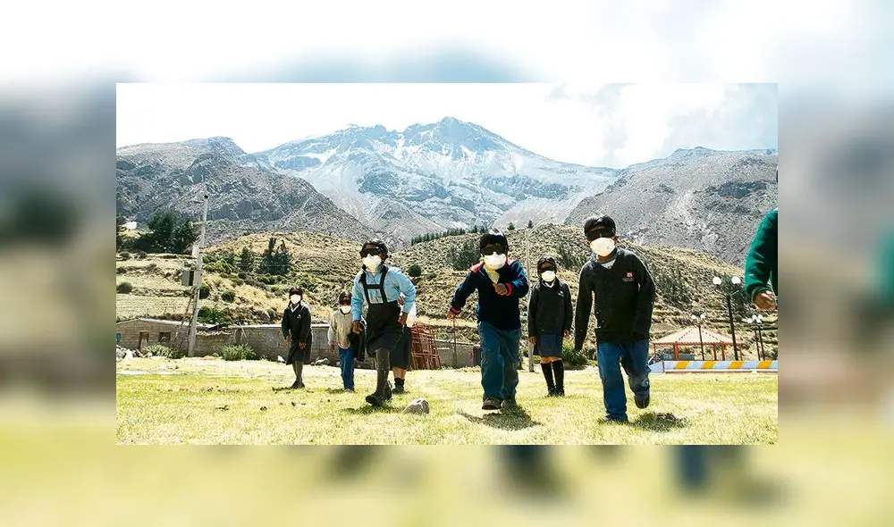 EXPLOSION DEL VOLCAN UBINAS, Y LAS ZONAS AFECTADAS COMO EL POBLADO DE UBINAS Y QUERAPI ESTE ULTIMO EL MAS CERCANO AL VOLCAN. EXPLOSION DEL VOLCAN UBINAS, Y LAS ZONAS AFECTADAS COMO EL POBLADO DE UBINAS Y QUERAPI ESTE ULTIMO EL MAS CERCANO AL VOLCAN.