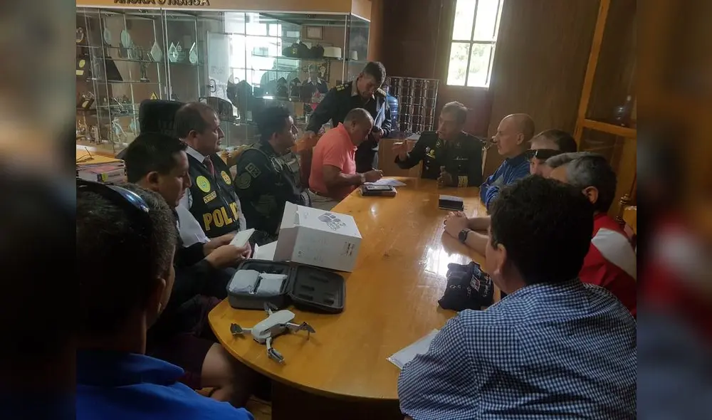 Reunión entre la DEA Y PNP. Reunión entre la DEA Y PNP.
