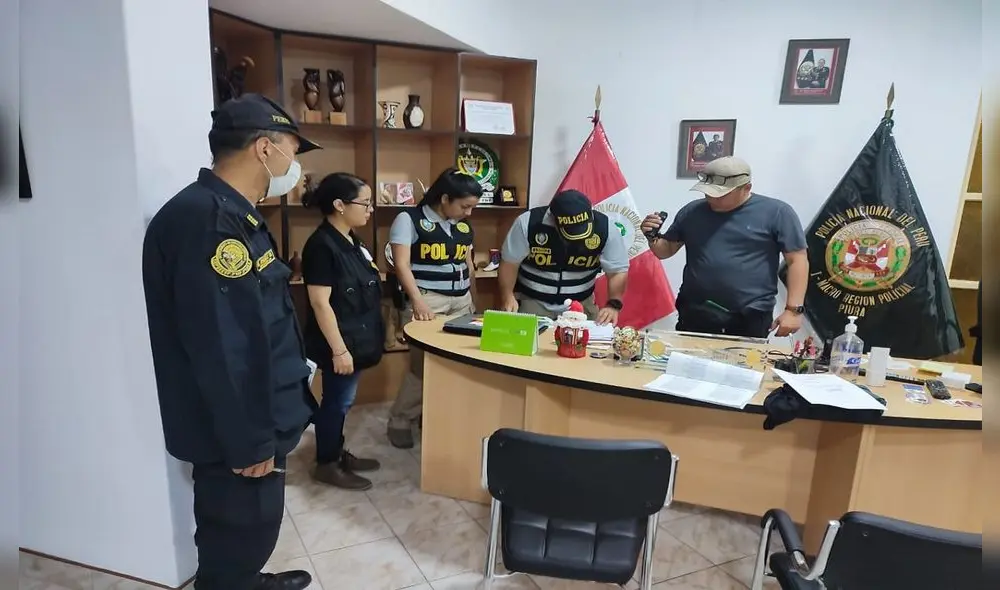También se realizó la incautación de documentos de la ofician del general de la PNP en Piura. Foto: Grover Lozada.