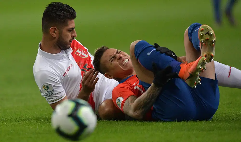 Carlos Zambrano criticó a periodistas chilenos por subestimar a selección peruana previo a las Eliminatorias. | Foto: AFP