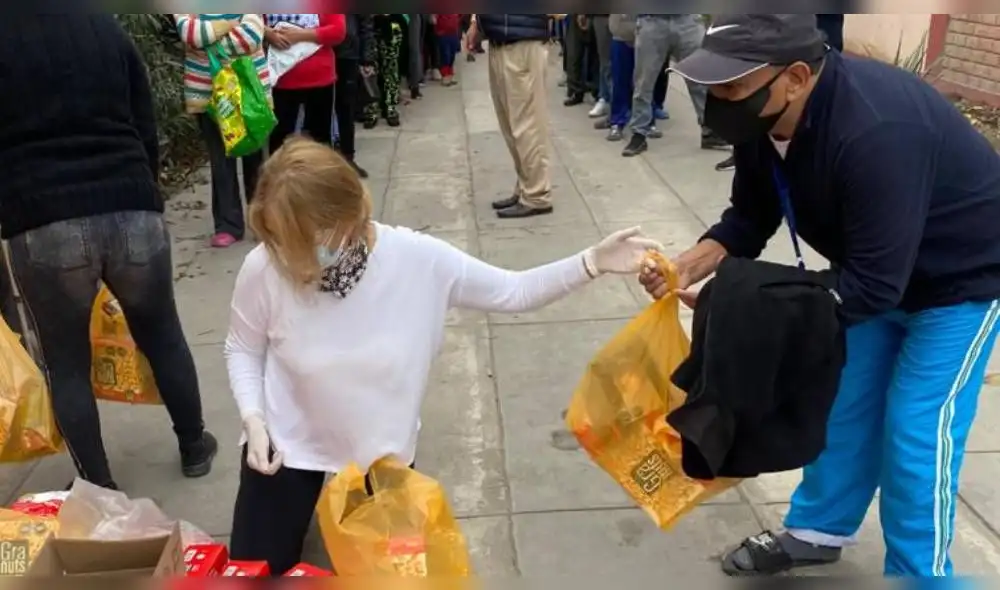 “Felices con su bolsa de alimentos, para algunos días ayudará”, escribió. (Foto: Difusión)