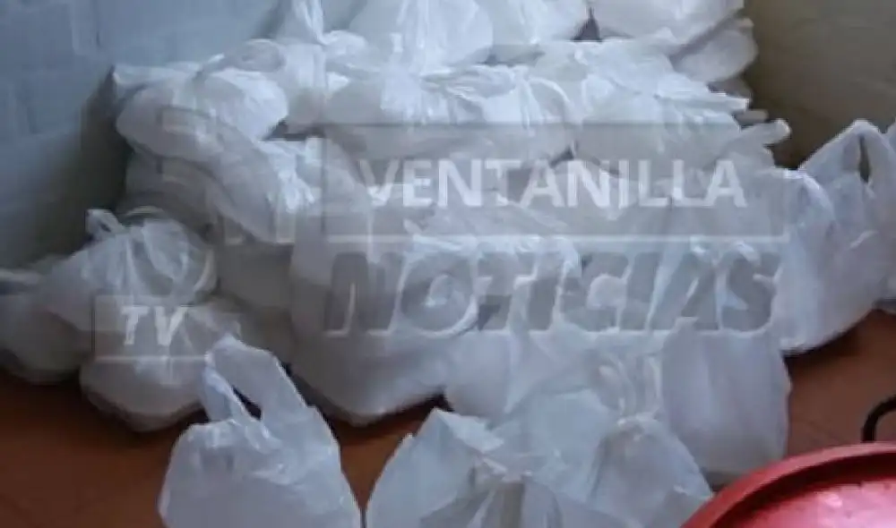Barras de Alianza y Universitario se juntaron para dar víveres en Ventanilla. Foto: Ventanilla Noticias
