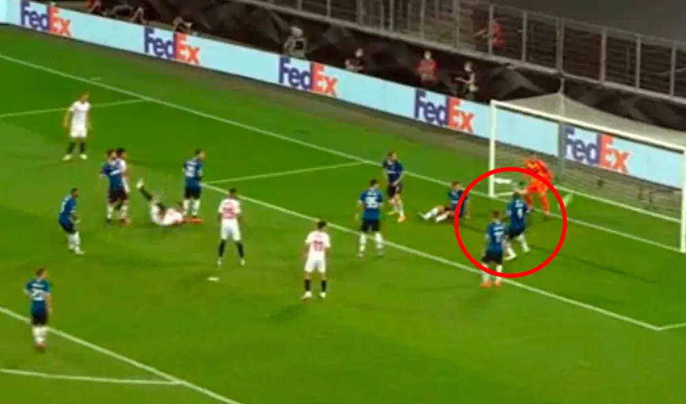 Autogol de Romelu Lukaku por el 3-2 en el Inter vs Sevilla. Captura Sport HD