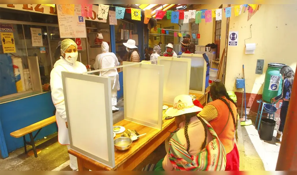 La venta del chaulla thimpo, en el mercado Bellavista de Puno, ahora es con cumplimiento de medidas de bioseguridad. Foto: Juan Carlos Cisneros La venta del chaulla thimpo, en el mercado Bellavista de Puno, ahora es con cumplimiento de medidas de bioseguridad. Foto: Juan Carlos Cisneros