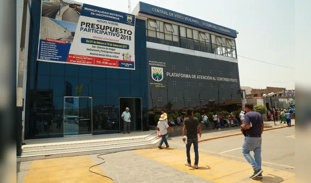Trabajadores de municipalidad de Independencia recibieron canastas
