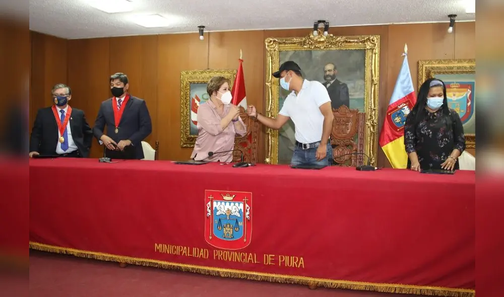 Autoridades locales firmaron convenio. Foto: Muni Piura Autoridades locales firmaron convenio. Foto: Muni Piura