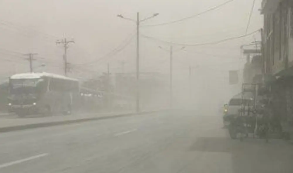 Caída de cenizas en Guayaquil, Ecuador. Foto: Twitter Caída de cenizas en Guayaquil, Ecuador. Foto: Twitter