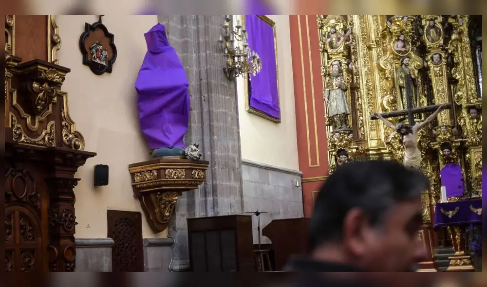 Las medida de la iglesia San Cosme y San Damián llama la atención sobre la violencia contra la mujer que aqueja a México. (Foto: AFP) Las medida de la iglesia San Cosme y San Damián llama la atención sobre la violencia contra la mujer que aqueja a México. (Foto: AFP)