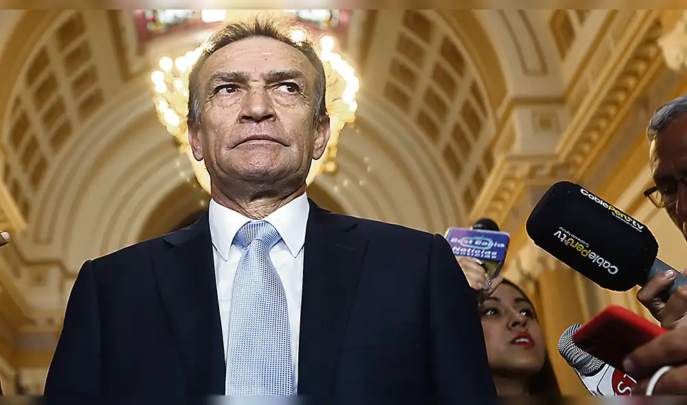 Becerril negoció compra de departamento con empresaria