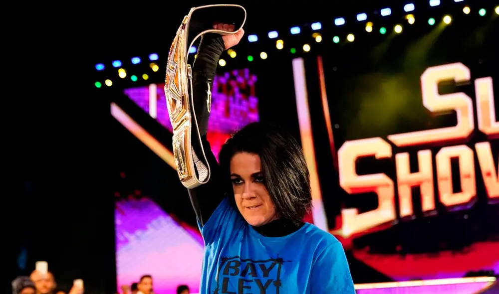 Bayley retuvo el título femenil de SmackDown en Super ShowDown 2020. Foto: WWE