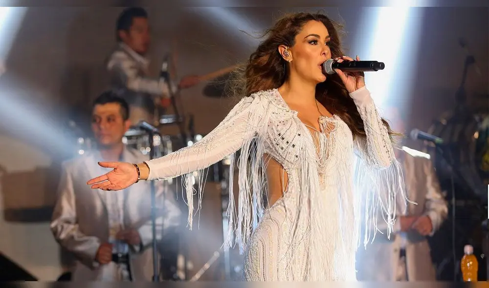 Ninel Conde enseña de más en atrevida fotografía íntima