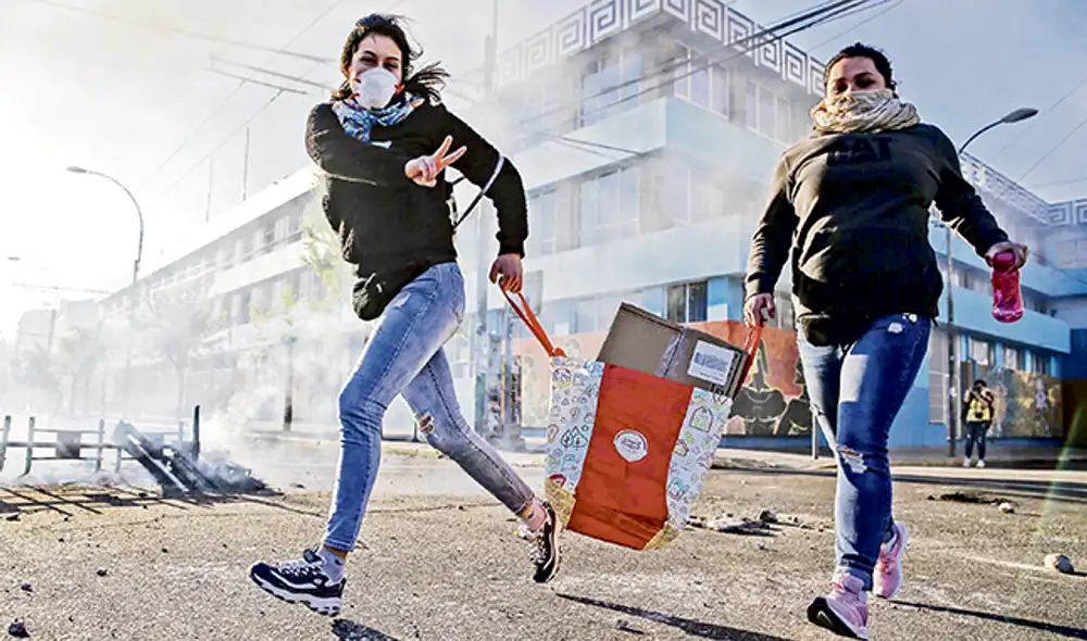 Saqueos. Los centros comerciales fueron el blanco de la incontrolable violencia que empezó el último viernes.
