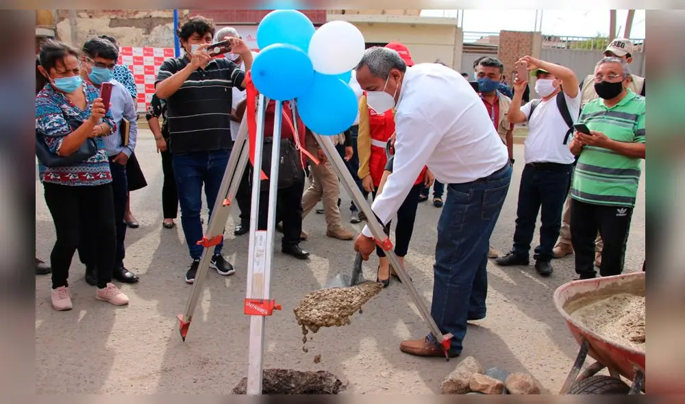 Primera piedra para recontruir Av. Huamachuco en Lambayeque Primera piedra para recontruir Av. Huamachuco en Lambayeque