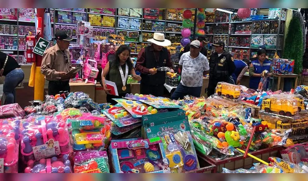 Realizan operativos contra la venta de juguetes tóxicos por Navidad.