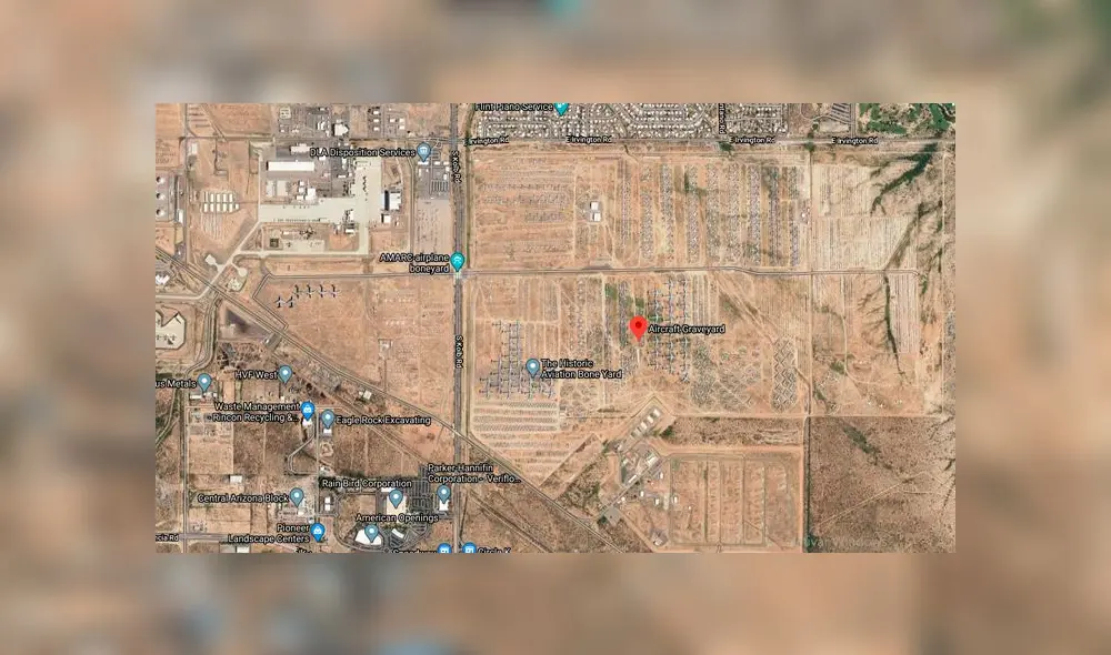 Desliza las imágenes para ver cómo luce el 'cementerio' de aviones ubicado en Arizona, Estados Unidos. Foto: Google