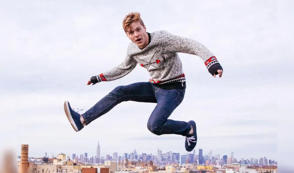 El cantante estadounidense no puedo ocultar su emoción y publicó en sus redes sociales su deseo de cantar con el idol Kpop.