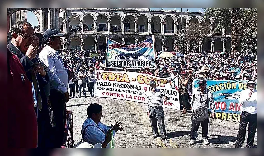 MEDIDA. En Arequipa, gremios de trabajadores y transportistas saldrán a las calles en rechazo al proyecto minero Tía María. MEDIDA. En Arequipa, gremios de trabajadores y transportistas saldrán a las calles en rechazo al proyecto minero Tía María.