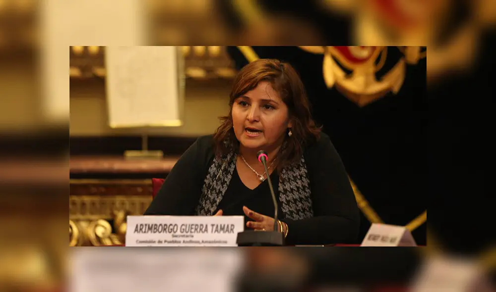 Tamar Arimborgo: abogada egresada de la Universidad Particular de Iquitos (que actualmente no existe). Tamar Arimborgo: abogada egresada de la Universidad Particular de Iquitos (que actualmente no existe).