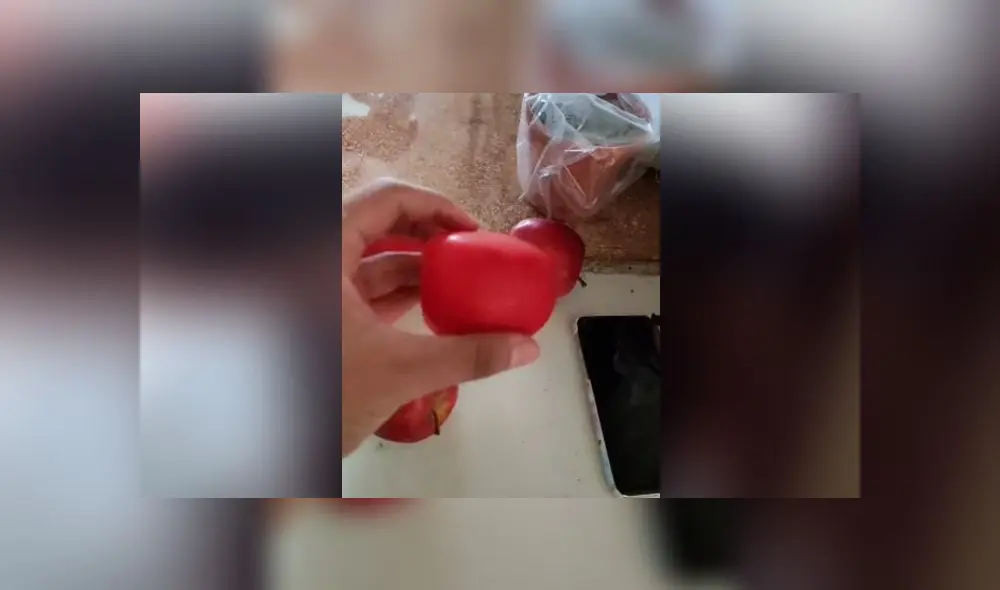 Desliza las imágenes para conocer cuál fue el peculiar 'error' que cometió este joven al comprar manzanas. Foto: Tiktok Desliza las imágenes para conocer cuál fue el peculiar 'error' que cometió este joven al comprar manzanas. Foto: Tiktok