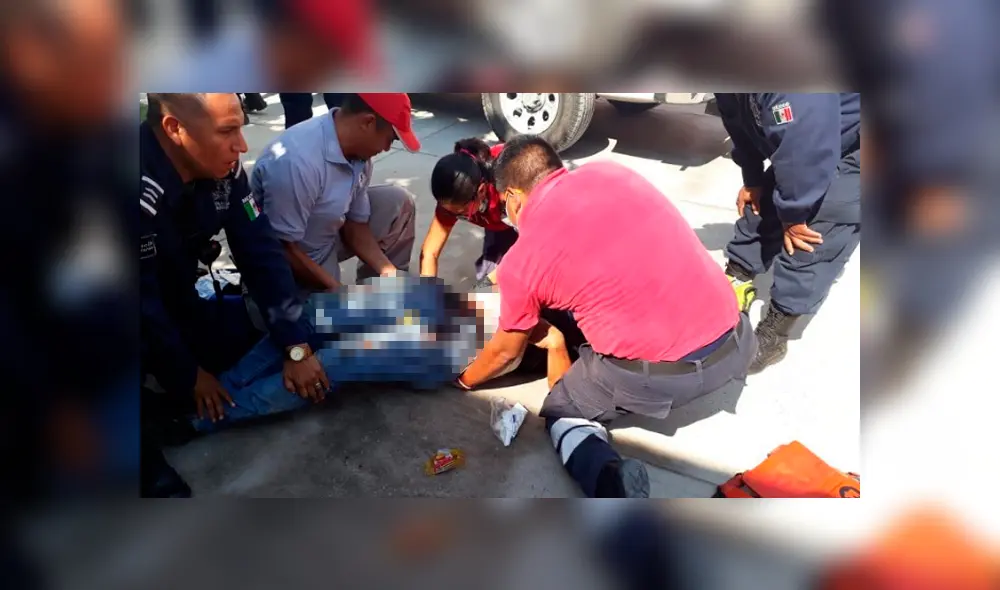 Mujer apuñala a su pareja y luego le pide perdón [VIDEO]