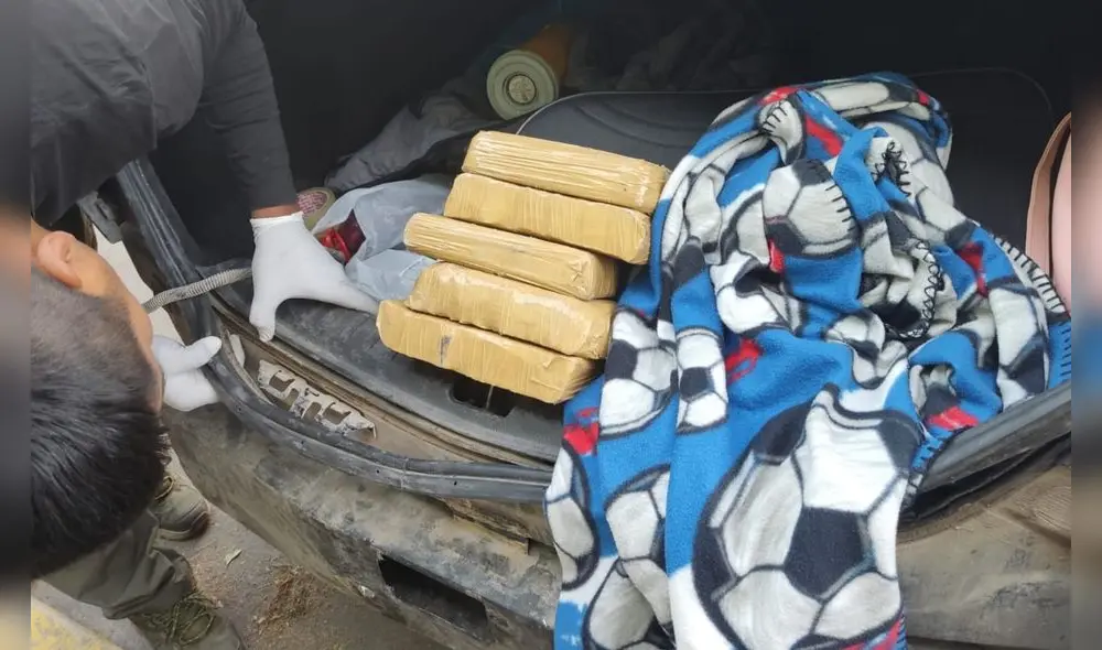 Arequipa. Tres huanuqueños iban en el auto donde se halló 5 paquetes tipo ladrillo de droga. Arequipa. Tres huanuqueños iban en el auto donde se halló 5 paquetes tipo ladrillo de droga.