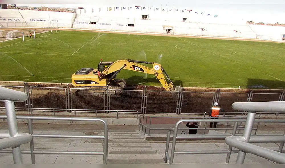Cuatro millones de soles sin justificar en edificación de estadio Briceño de Juliaca Cuatro millones de soles sin justificar en edificación de estadio Briceño de Juliaca