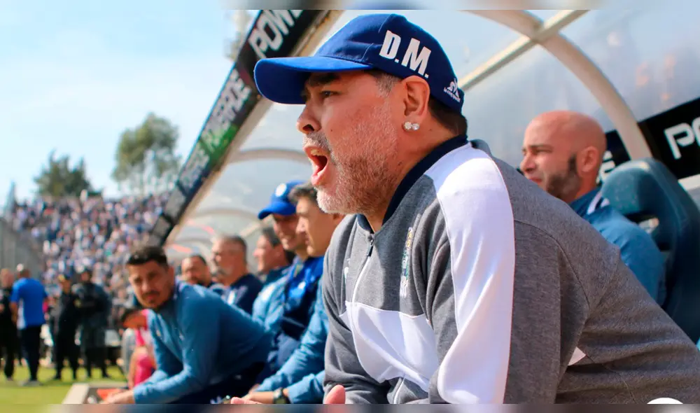 Diego Maradona: debutó como DT de Gimnasia. El Lobo perdió 2-1 ante Racing. Foto: Twitter Gimnasia.