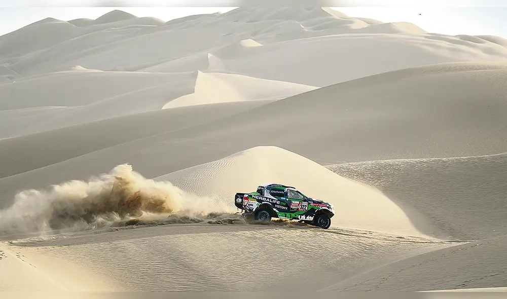 Dakar: Nicolás Fuchs domina las dunas