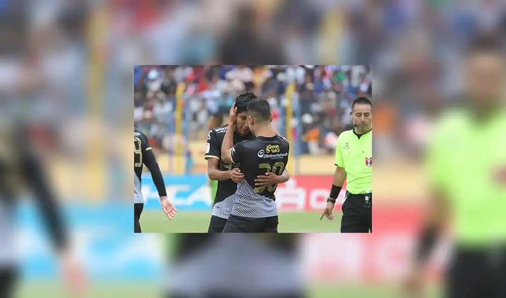 ¡Cuidado! Los jugadores de Cusco FC deben mantener la distancia debida por los protocolos de salud ¡Cuidado! Los jugadores de Cusco FC deben mantener la distancia debida por los protocolos de salud