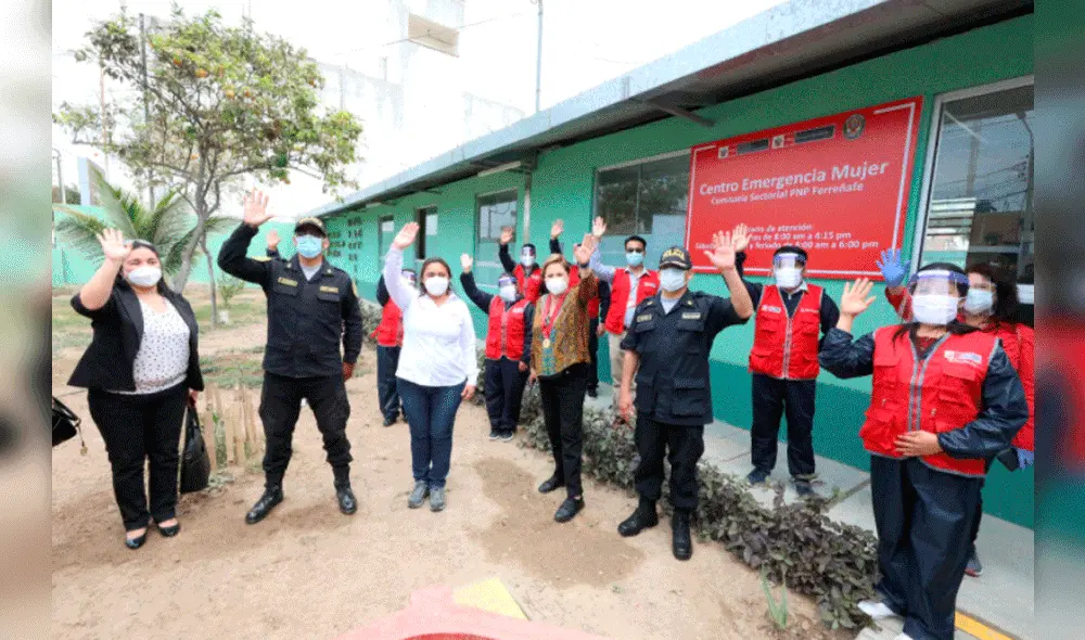 Rosario Sasieta (centro) inauguró el CEM en la comisaría del distrito de Ferreñafe. Foto: Cortesía. Rosario Sasieta (centro) inauguró el CEM en la comisaría del distrito de Ferreñafe. Foto: Cortesía.