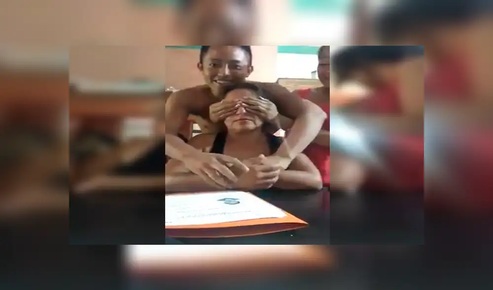 Facebook: Madre tiene tierna reacción al ver el título de médico de su hijo [VIDEO]