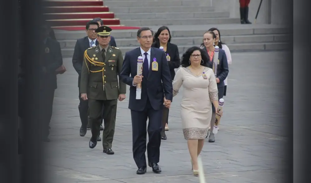 Martín Vizcarra y la primera dama reciben en Palacio al Señor de los Milagros [VIDEO]