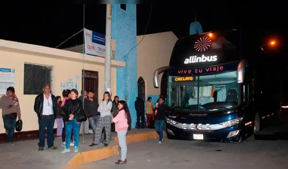 La Libertad: 50 pasajeros agraviados en nuevo asalto a bus interprovincial La Libertad: 50 pasajeros agraviados en nuevo asalto a bus interprovincial