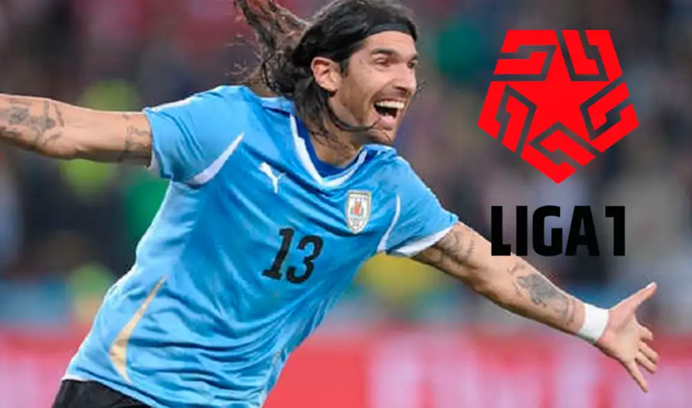 Sebastian Abreu siguió su carrera como técnico. Foto: composición LR/EFE