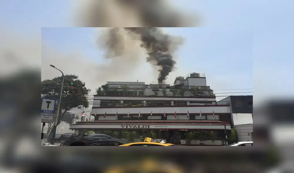 San Isidro: se registra incendio en restaurante de avenida Camino Real [FOTO]