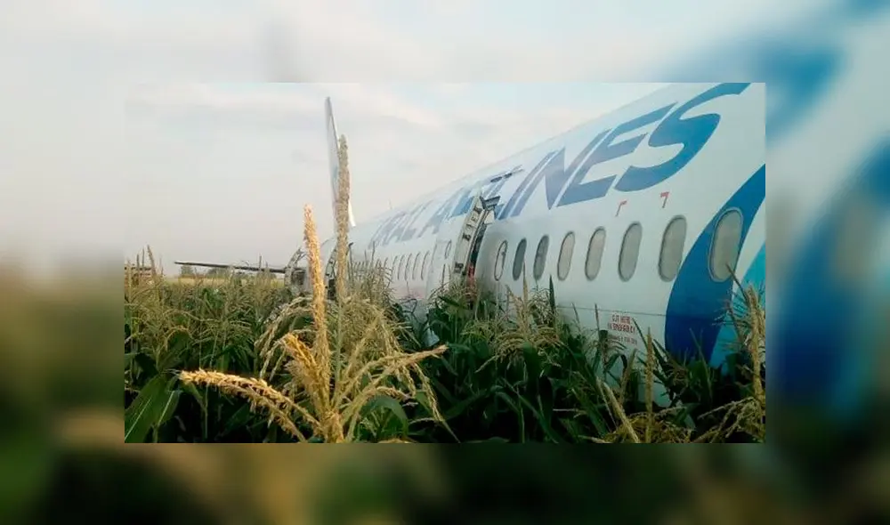 Avión aterrizó forzosamente con motores apagados: 233 pasajeros salvaron de morir [VIDEO]