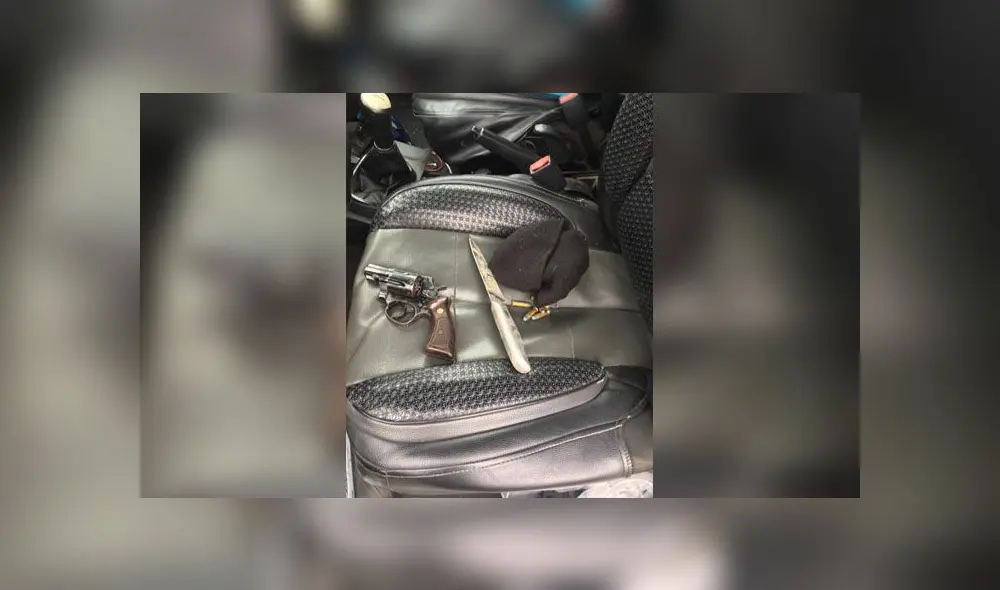 Sujetos llevaban pasamontañas, además de un arma de fuego y un cuchillo. (Foto: PNP) Sujetos llevaban pasamontañas, además de un arma de fuego y un cuchillo. (Foto: PNP)