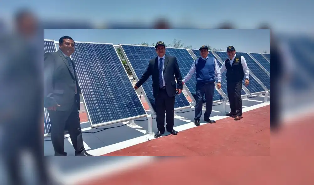 Autoridades dieron por inaugurados los paneles al levantar el interruptor del tablero para la energía solar y así el pabellón 12-B, donde están recluidos 340 internos, quedó iluminado. (Foto: Inpe) Autoridades dieron por inaugurados los paneles al levantar el interruptor del tablero para la energía solar y así el pabellón 12-B, donde están recluidos 340 internos, quedó iluminado. (Foto: Inpe)