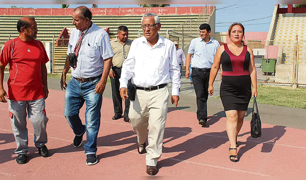 Visita. En marzo, el gobernador regional Anselmo Lozano y la jefa del IPD, Karina Puelles, anunciaron trabajar por el estadio.