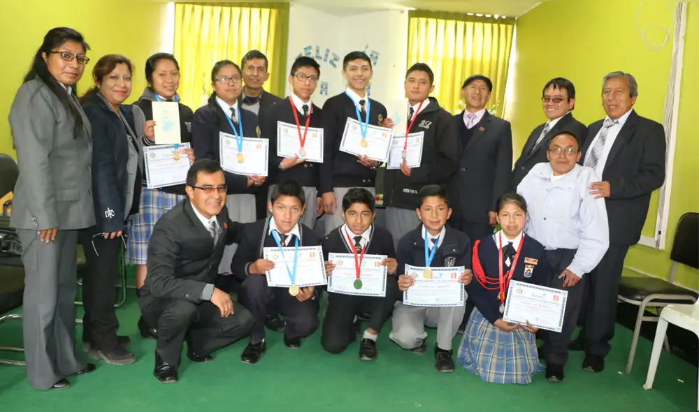 Otorgan becas a ganadores de concurso de matemáticas en San Jerónimo