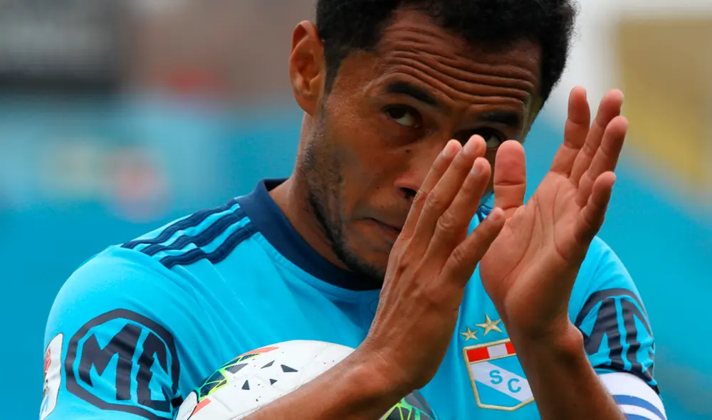 Carlos Lobatón fue comparado con Andrea Pirlo en la Copa Libertadores 2017. | Foto: GLR Carlos Lobatón fue comparado con Andrea Pirlo en la Copa Libertadores 2017. | Foto: GLR