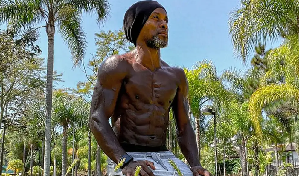 Zé Roberto luce un excelente estado de forma pese a llevar tres años retirado. Foto; Instagram Zé Roberto.