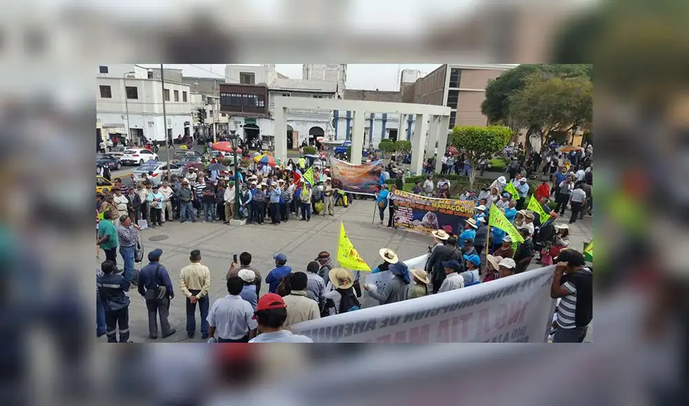 Toman las calles de Arequipa para marchar contra proyecto minero Tía ...