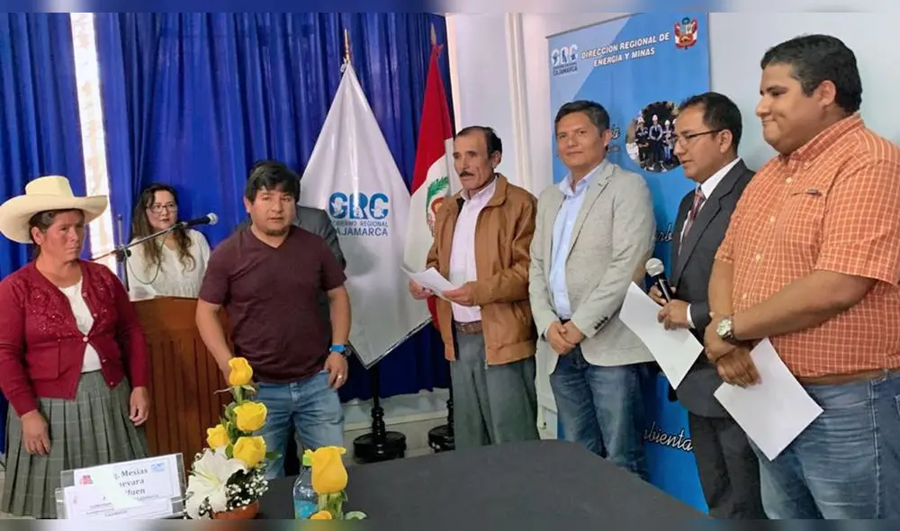 Entrega de resoluciones de formalización minera a seis titulares de concesiones que representan a 61 mineros Entrega de resoluciones de formalización minera a seis titulares de concesiones que representan a 61 mineros