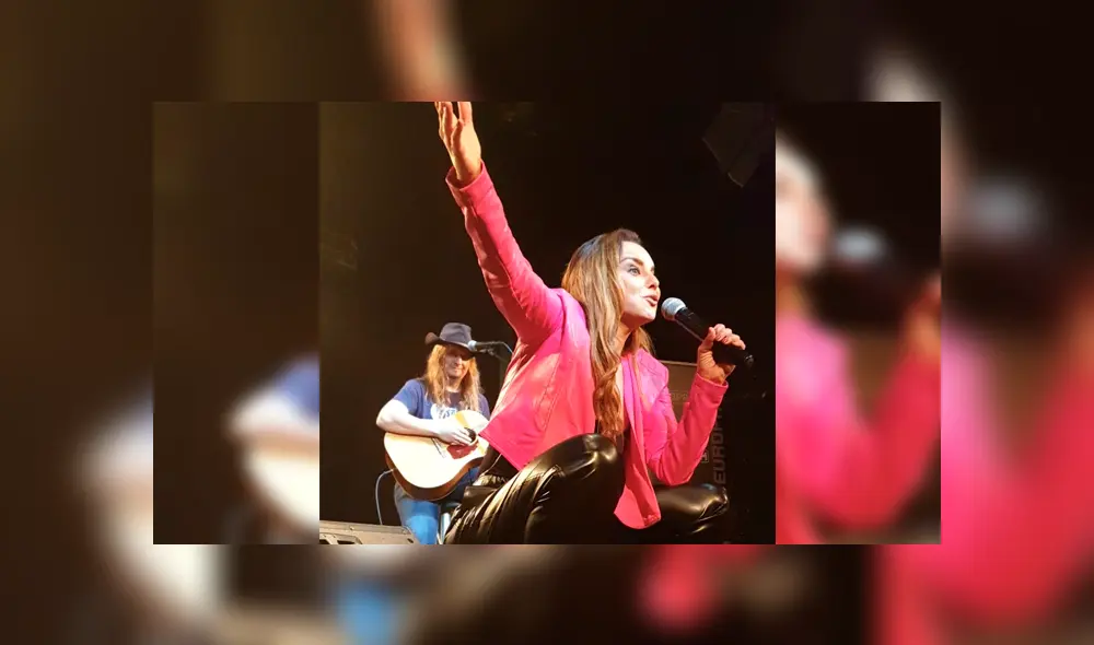 Primera despedida de soltera de la cantante. (FOTO: Twitter)