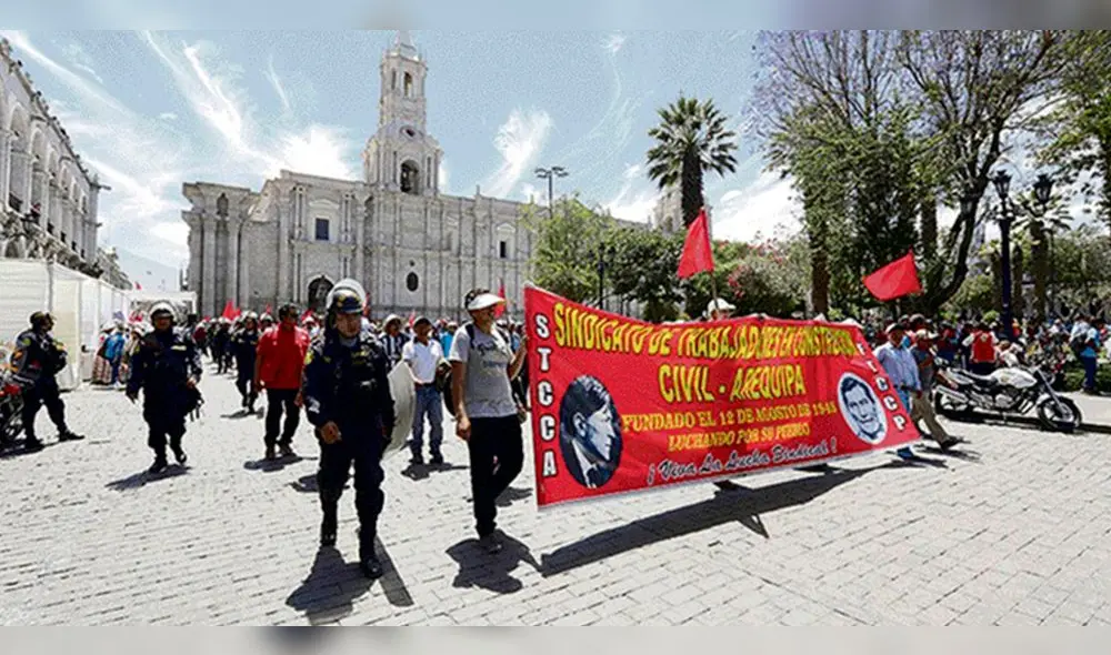 Trabajadores reciben 1 de Mayo con temores de quedarse sin empleo