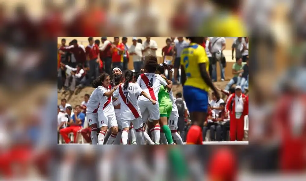 Liliana Neyra logró el Ascenso en el fútbol de Portugal con el Amora FC.