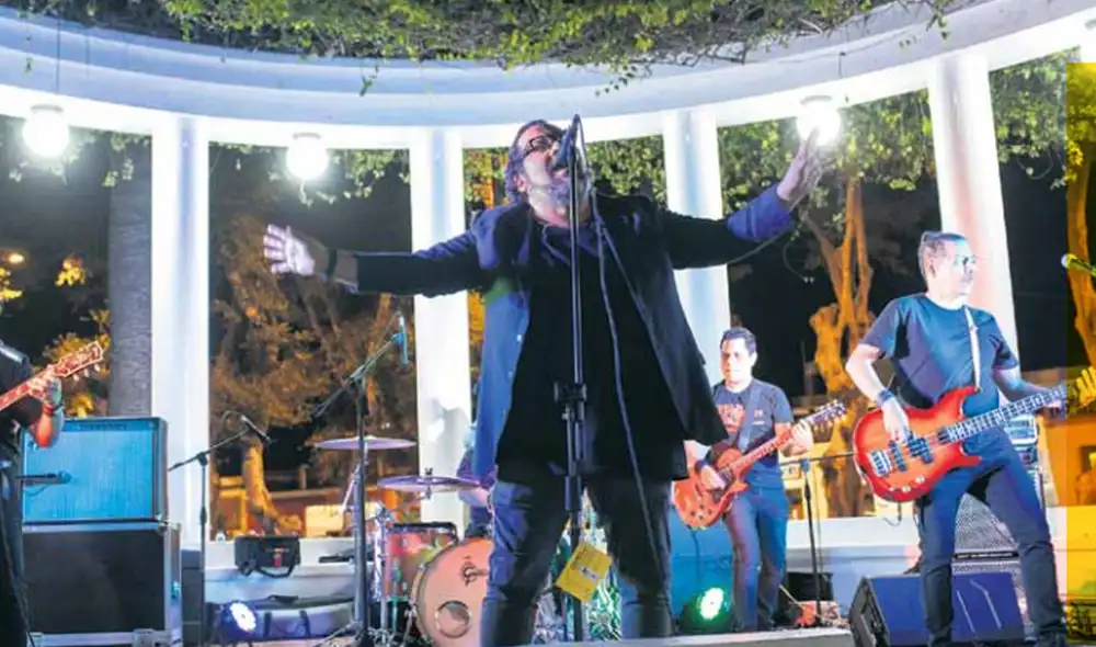 Ricardo Brenneisen, de Dolores Delirio, en trance rocanrolero.  Foto: Omar Lucas